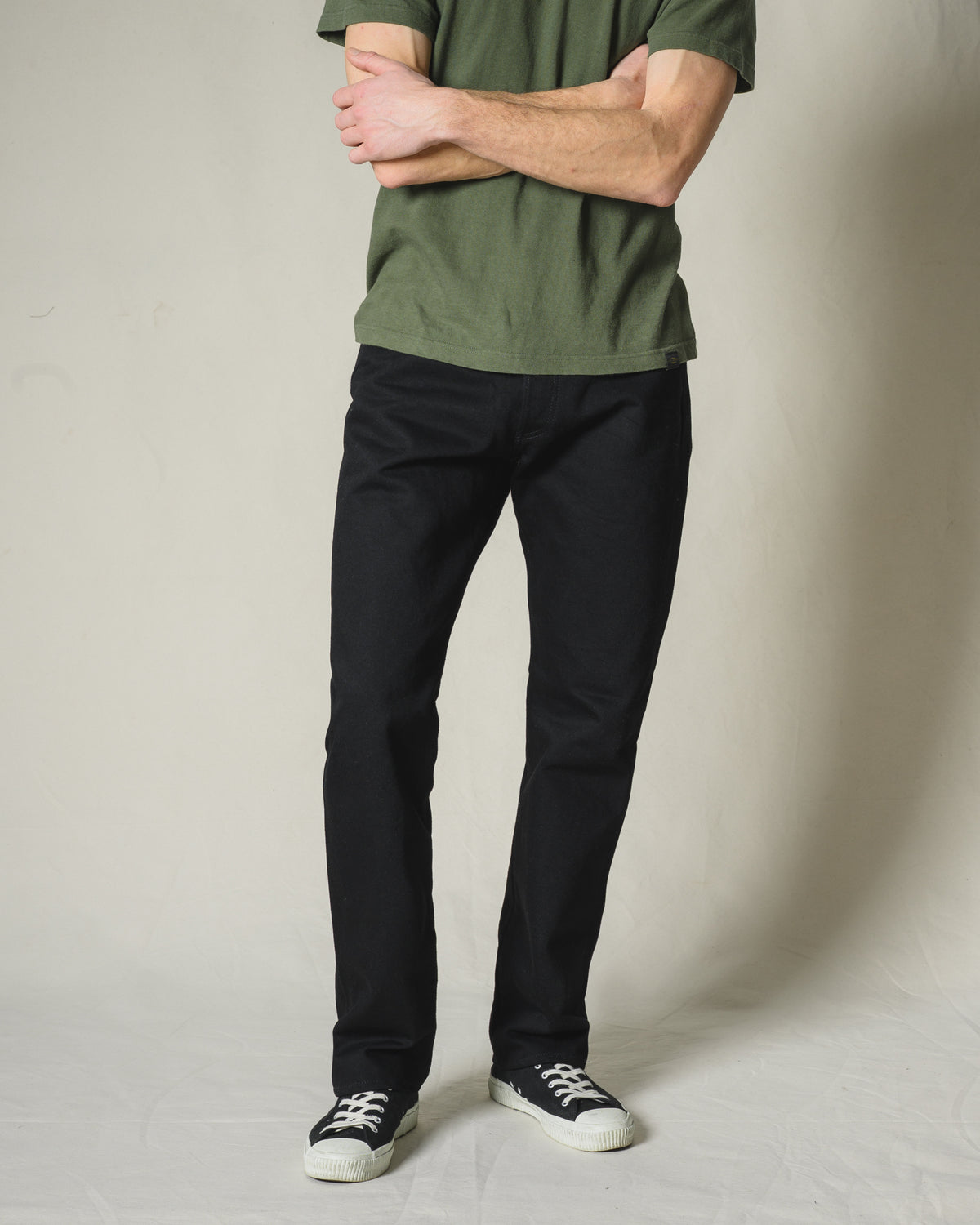 14oz Selvedge Denim Medium/High-Rise Tapered Jeans - Black/Black