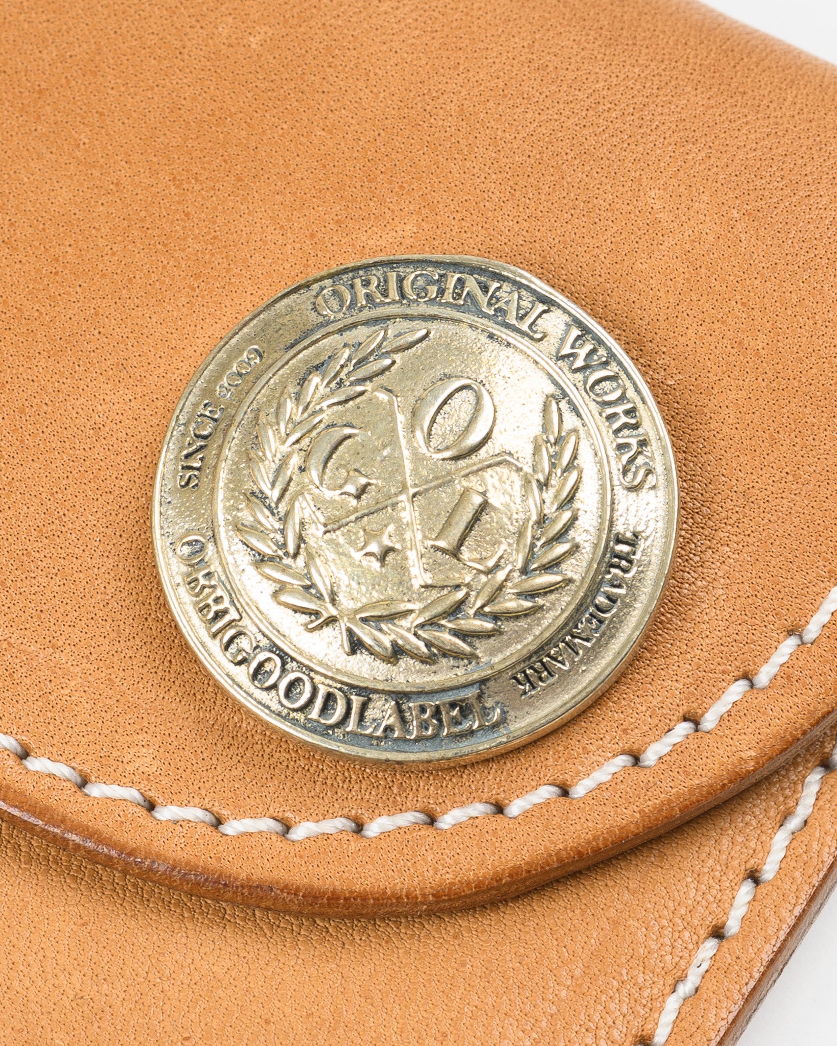OGL Horsehide Trucker Concho Mid Wallet - Natural
