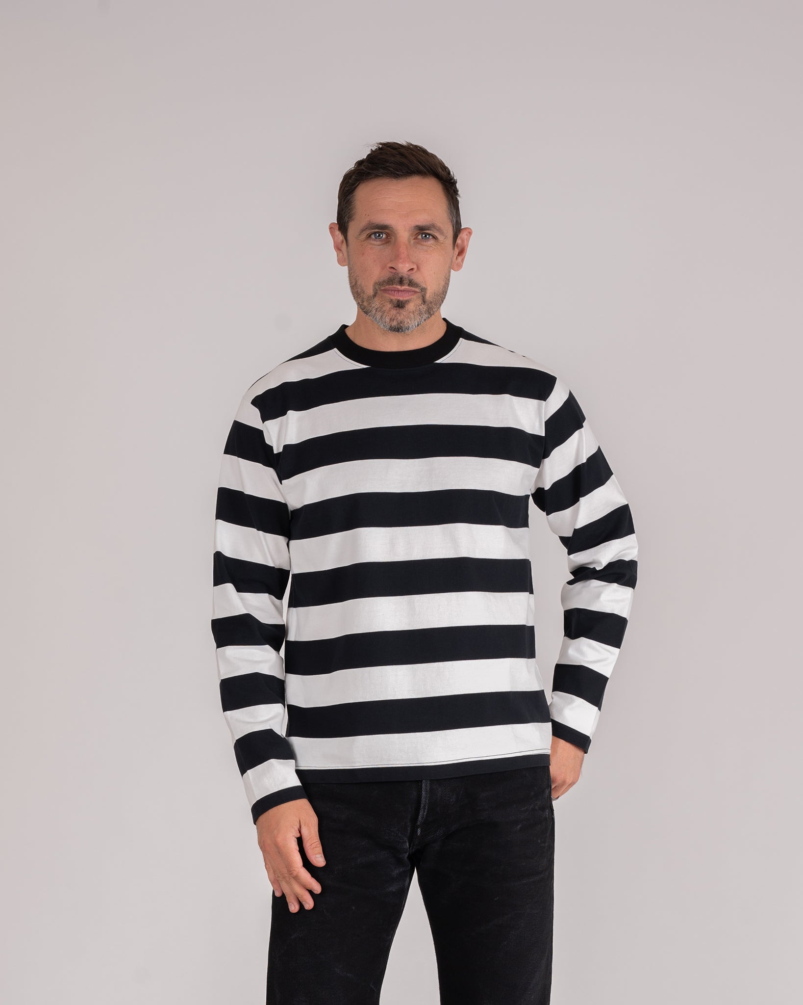 Cotton Long-Sleeved Crew Neck Border Tee Black and White