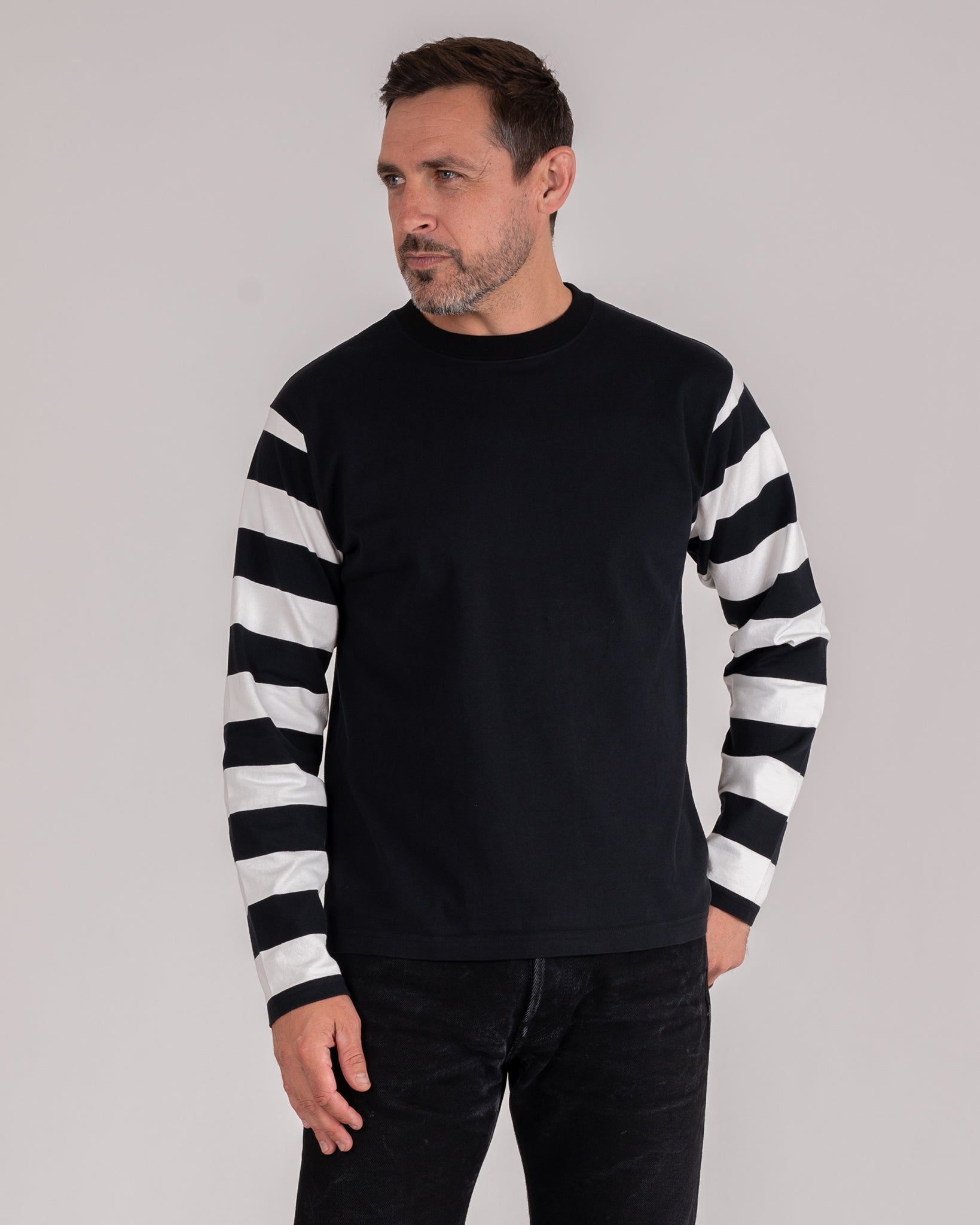7.5oz Cotton Long-Sleeved Crew Neck Border Tee - Black Body with